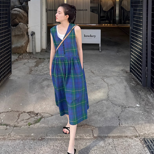 ALORA 小眾格紋棉麻背心洋裝 