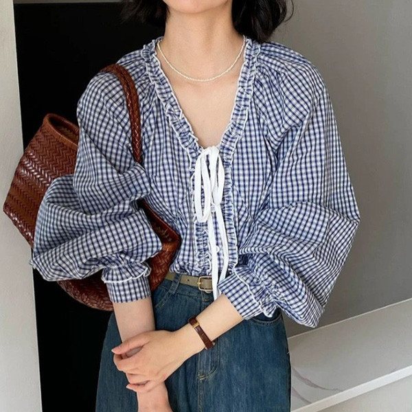 ALORA V領木耳滾邊格子上衣 