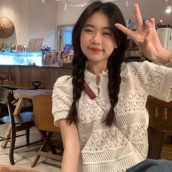 ALORA 翻領簍空扣子針織上衣 