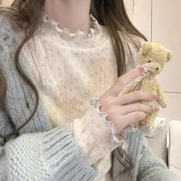 ALORA 清新小碎花木耳邊打底上衣 