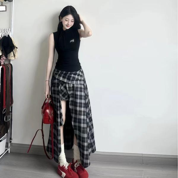 ALORA 辣妹格子露腿兩件式套裝 