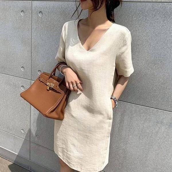 ALORA 極簡氣質V領棉麻洋裝 