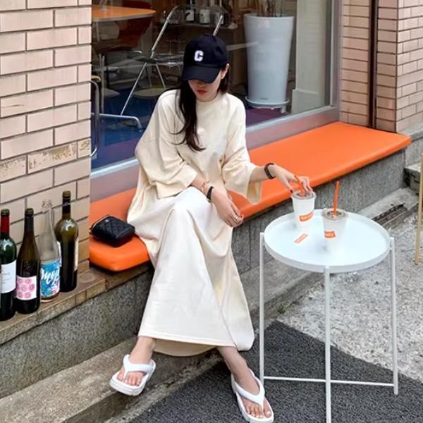 ALORA 刺繡字母CT恤洋裝 