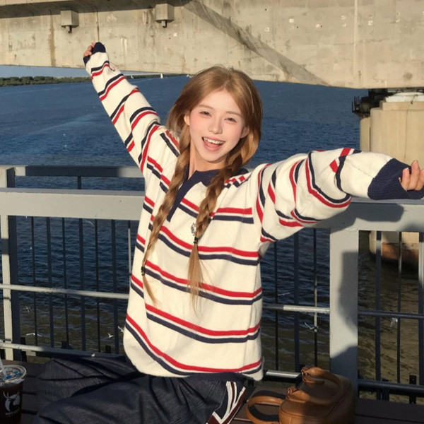 ALORA 藍紅撞色條紋POLO衛衣 