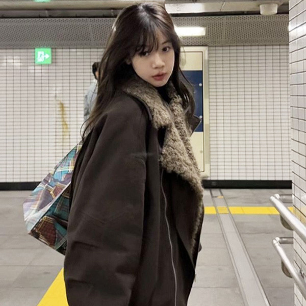 ALORA 超個性!毛毛翻領外套 