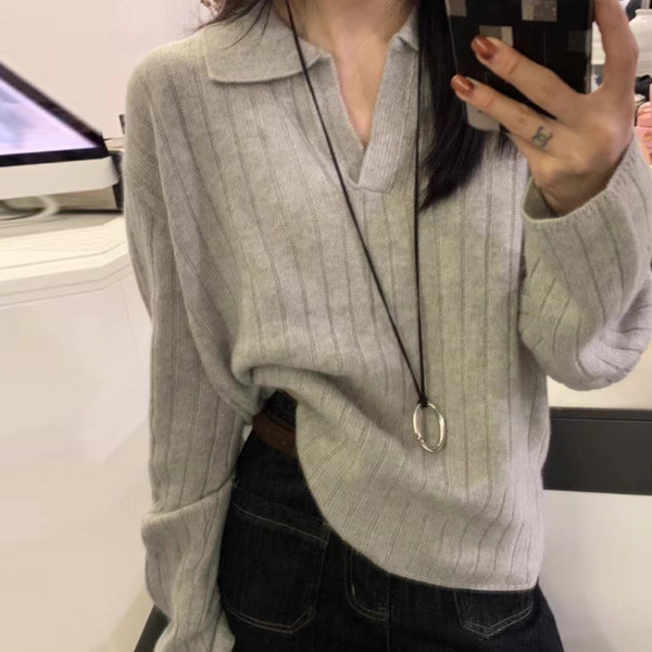 ALORA 直條感POLO針織毛衣 