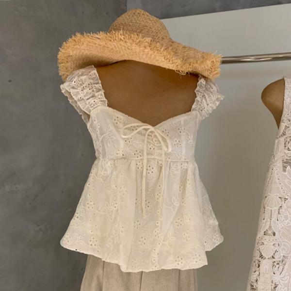 ALORA 浪漫簍空方領蕾絲上衣 