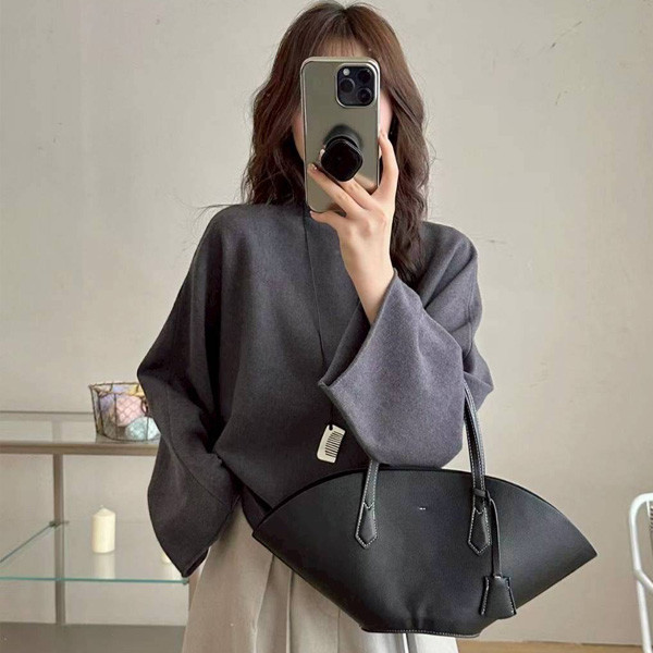 ALORA 小高領寬袖針織毛衣 