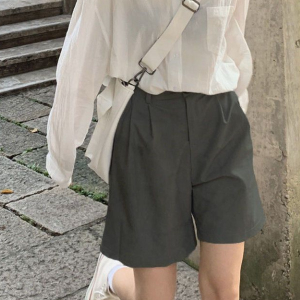 ALORA 基礎薄款西裝五分褲. 