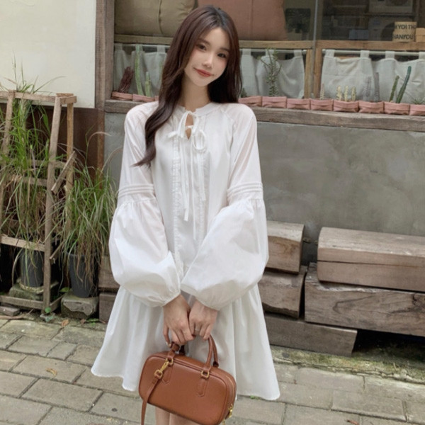 ALORA 典雅style泡泡袖純白洋裝 
