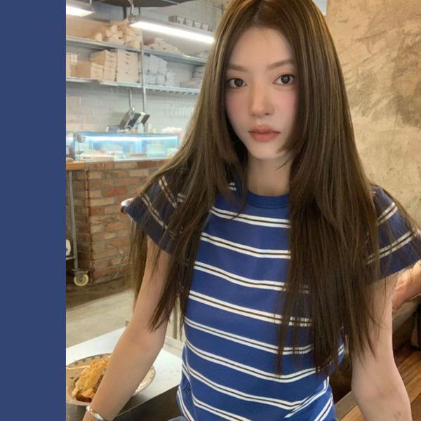 ALORA 活潑藍白條紋短T 