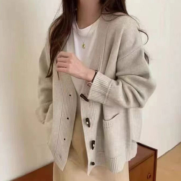 ALORA 多色牛角針織外套 