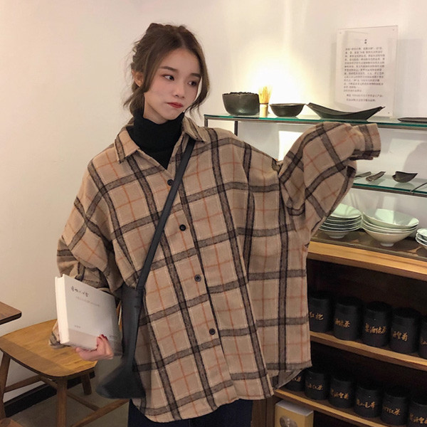 ALORA 經典大版泡泡袖格紋襯衫 