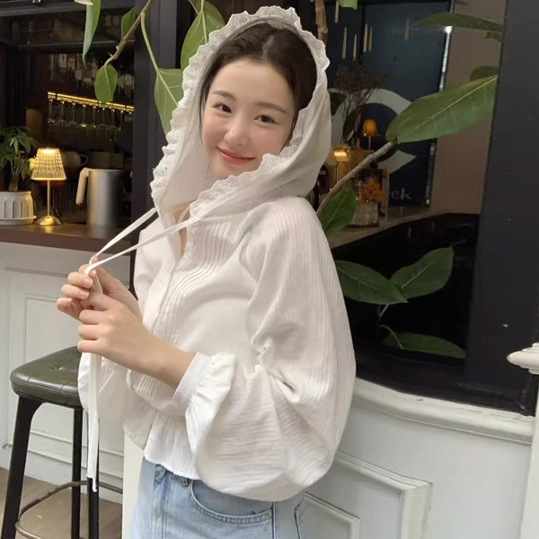 ALORA 下擺縮腰花邊防曬外套 