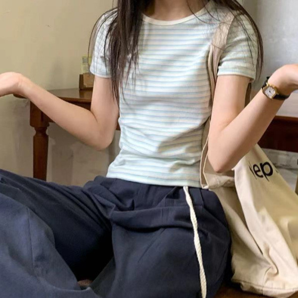 ALORA 雙線條紋正肩短T 