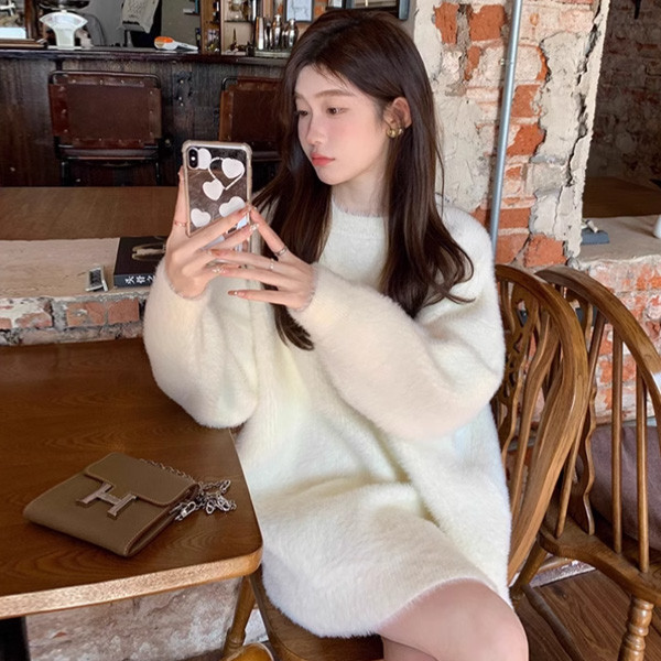 ALORA 好美潔白水貂毛針織上衣 