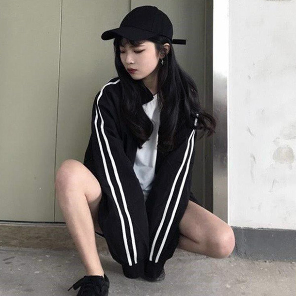 ALORA 每年必被線條運動外套 