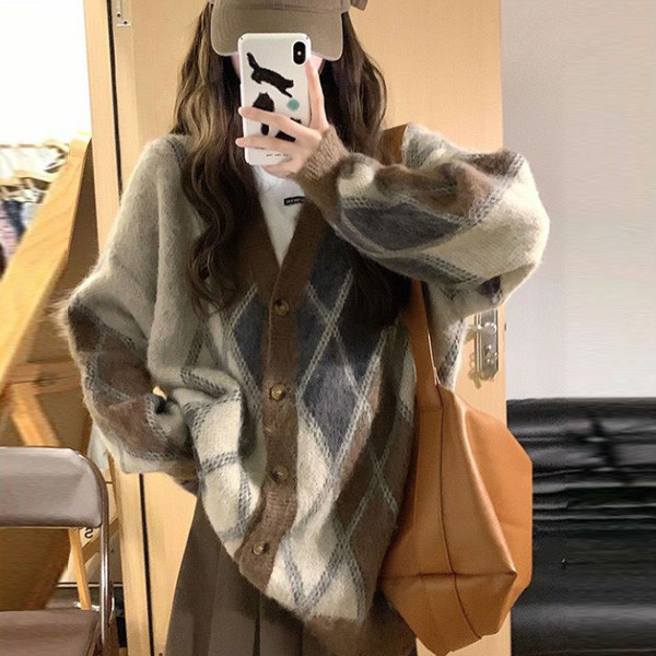 ALORA V領菱格針織外套 