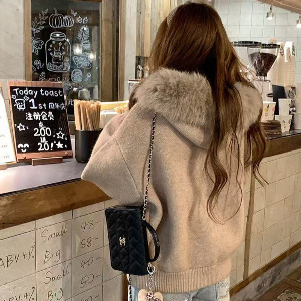 ALORA 秋意濃~大毛領拉鍊針織外套 