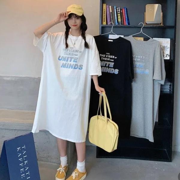 ALORA 漸層英文字母T恤洋裝 