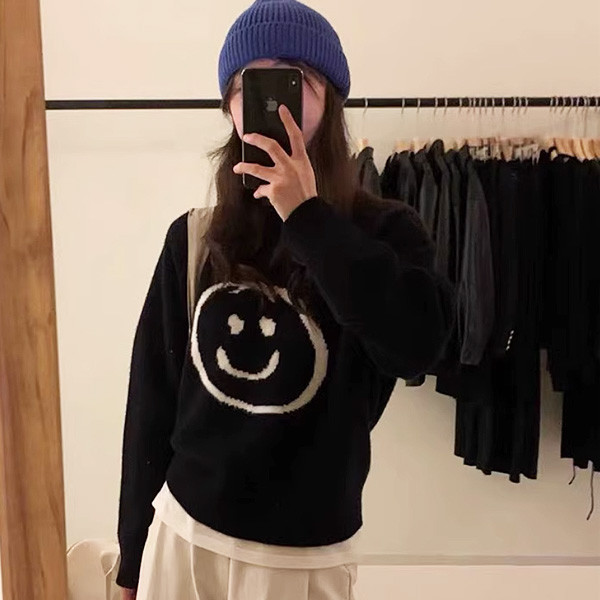 ALORA 可愛笑臉針織毛衣 