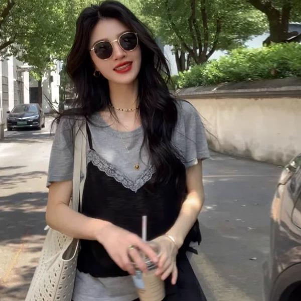 ALORA 蕾絲拼接假兩件上衣 