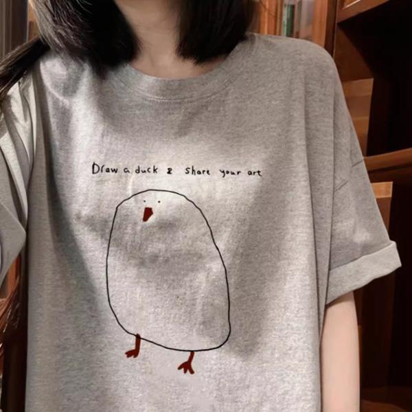 ALORA 線條小雞印花短T 