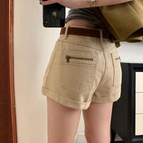ALORA 後面拉鍊卡其短褲 