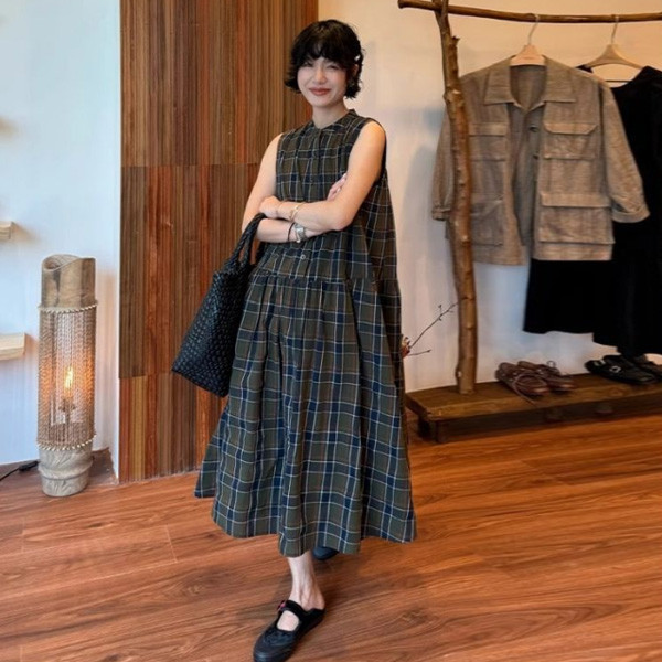 ALORA 低飽和格子背心洋裝 