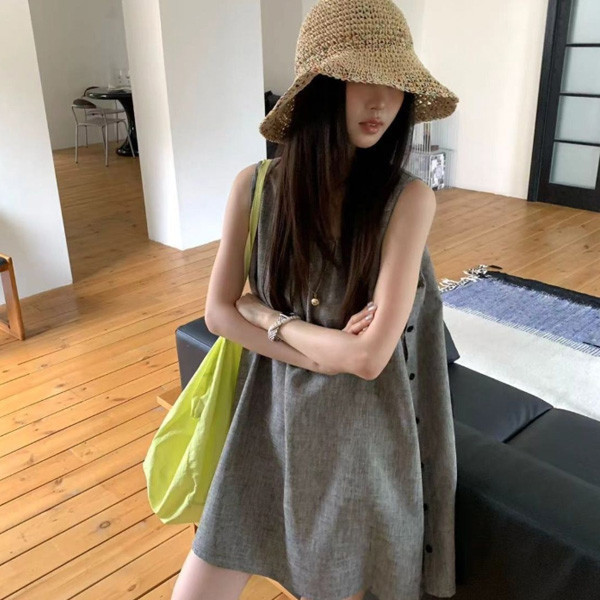ALORA 側邊扣子背心洋裝 
