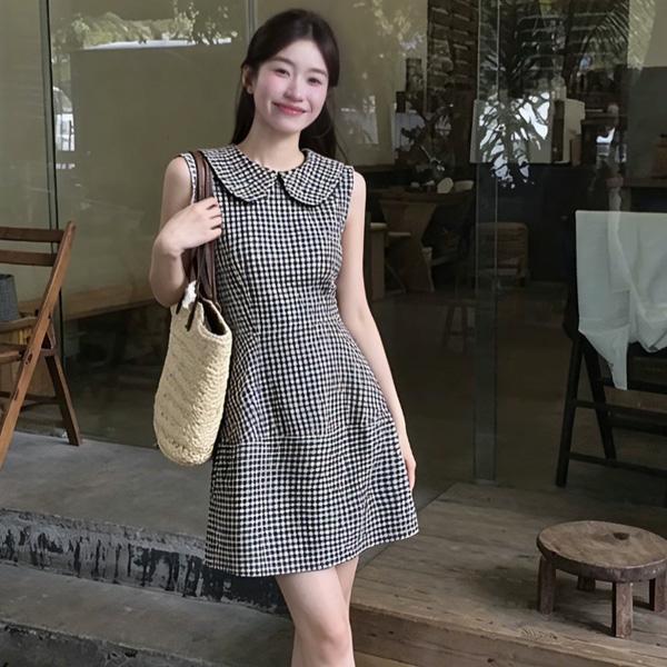 ALORA 好看娃娃領格子洋裝 
