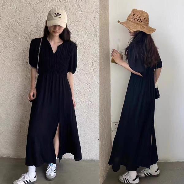 ALORA 柔軟V領側開岔洋裝 