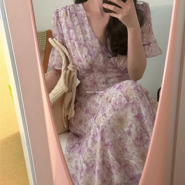 ALORA 水墨感碎花V領洋裝 