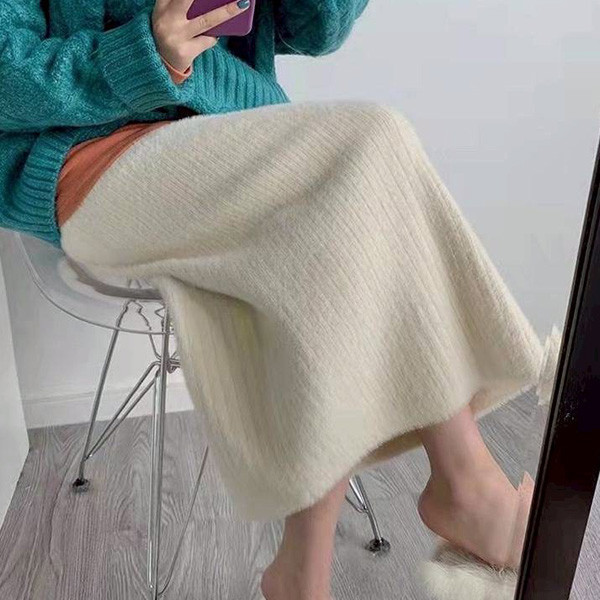 ALORA 平價柔軟水貂毛長裙 