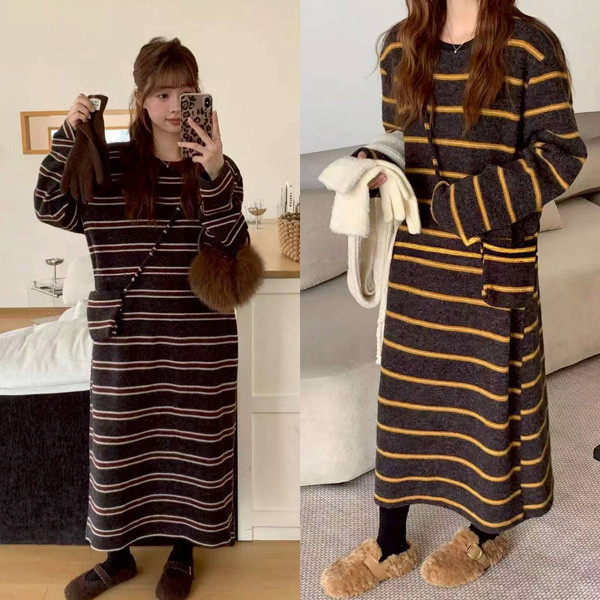 ALORA 條紋毛呢長洋裝(附包) 