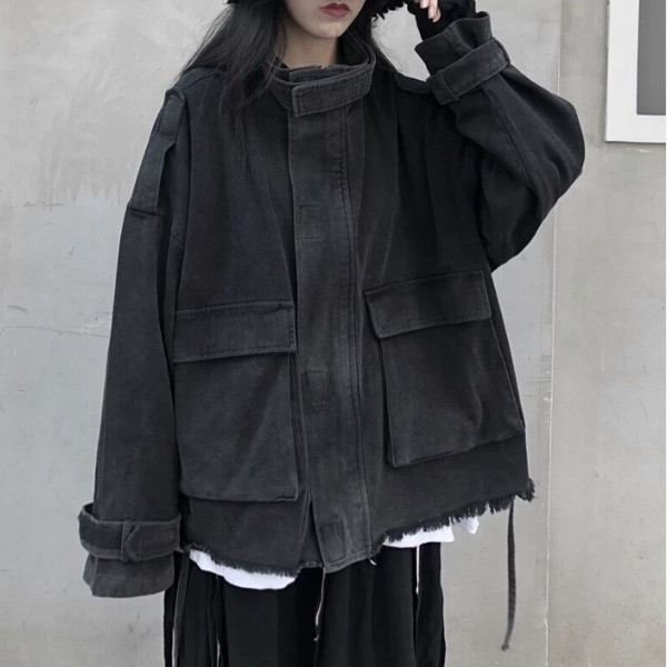 ALORA 黑灰洗舊大口袋牛仔外套 