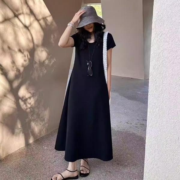 ALORA 簡約素色顯瘦洋裝 