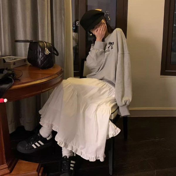 ALORA 高品質白色蛋糕長裙 