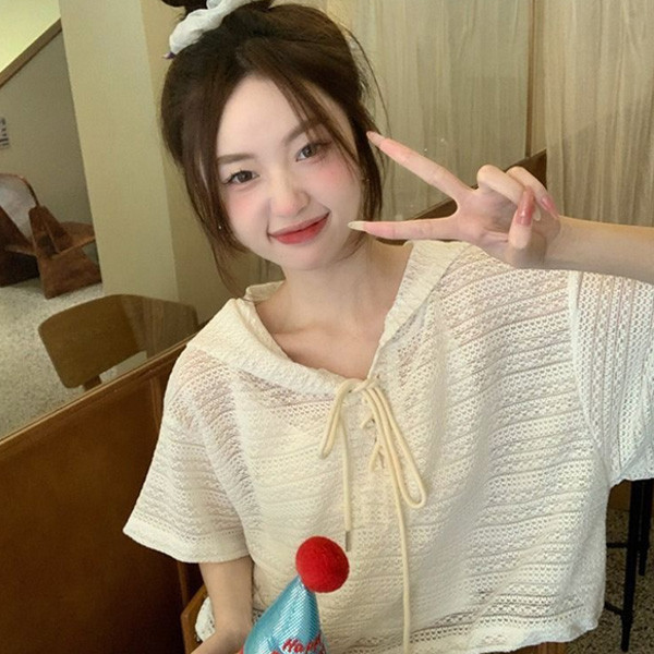 ALORA 滿版蕾絲斗篷上衣 