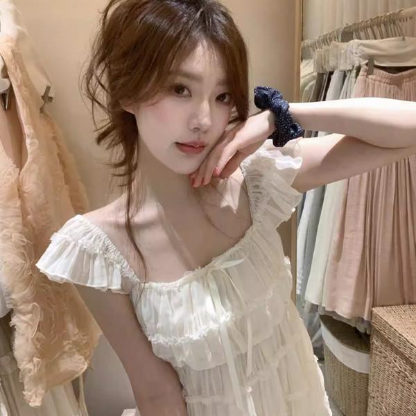 ALORA 浪漫皺皺飛飛袖上衣 