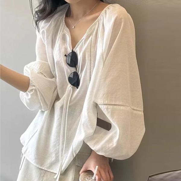 ALORA 袖口簍空棉麻上衣 