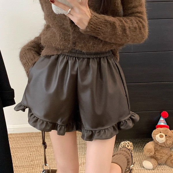 ALORA 木耳邊短褲皮褲 