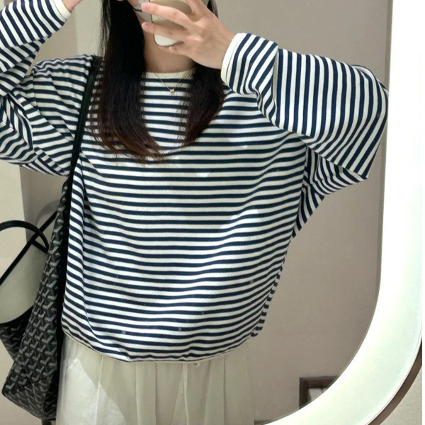 ALORA 橫條壓乎圓領長T 