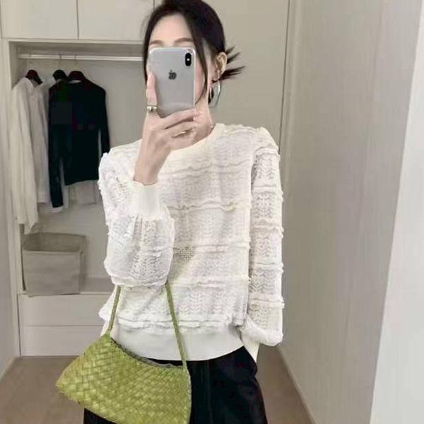 ALORA 法式立體蕾絲氣質上衣 