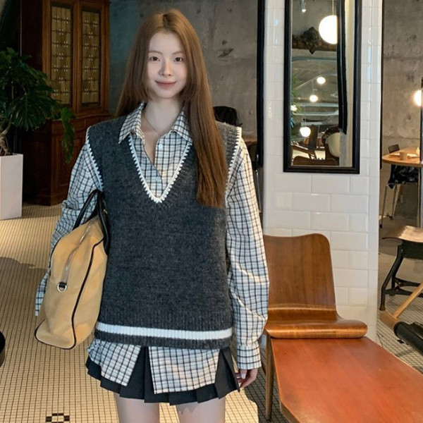 ALORA 無印風線條針織背心馬甲 