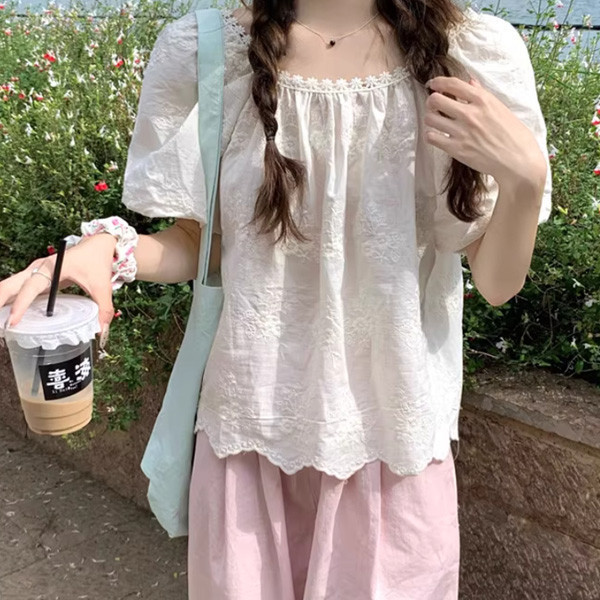 ALORA 法式甜美蕾絲花邊襯衫 