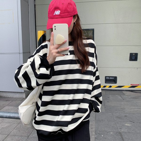 ALORA 德絨黑白條紋上衣 