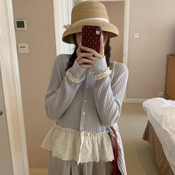 ALORA 雲朵奶藍蕾絲開扣外套 