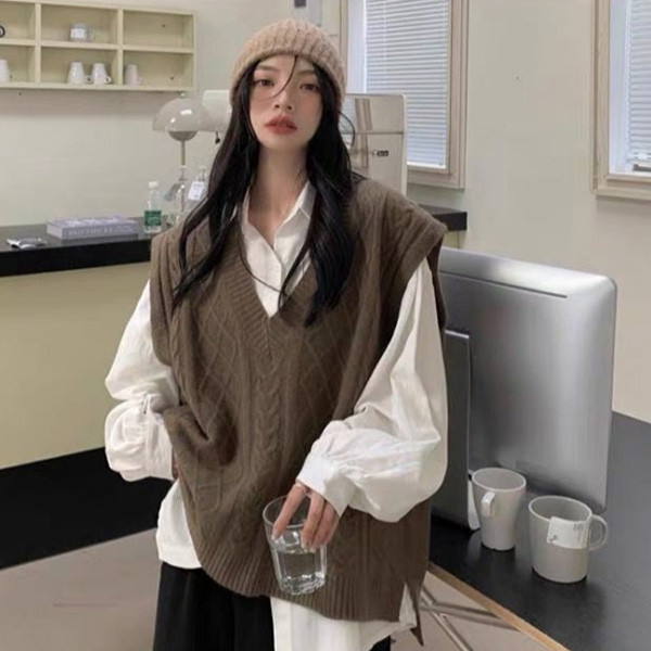 ALORA 麻花V領針織馬甲背心 