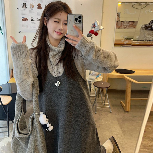 ALORA 灰色針織兩件式套裝 